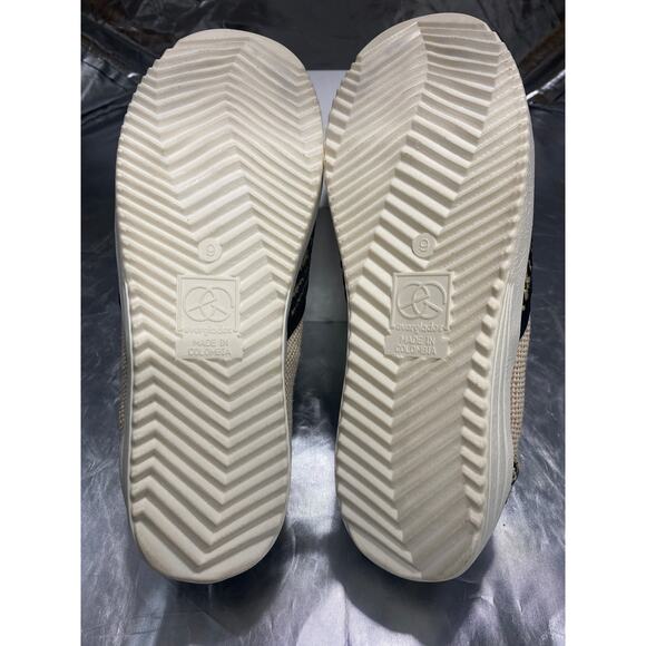 Everglades Boutique slip on sneaker black with tan Women's Size 9 - Picture 5 of 5